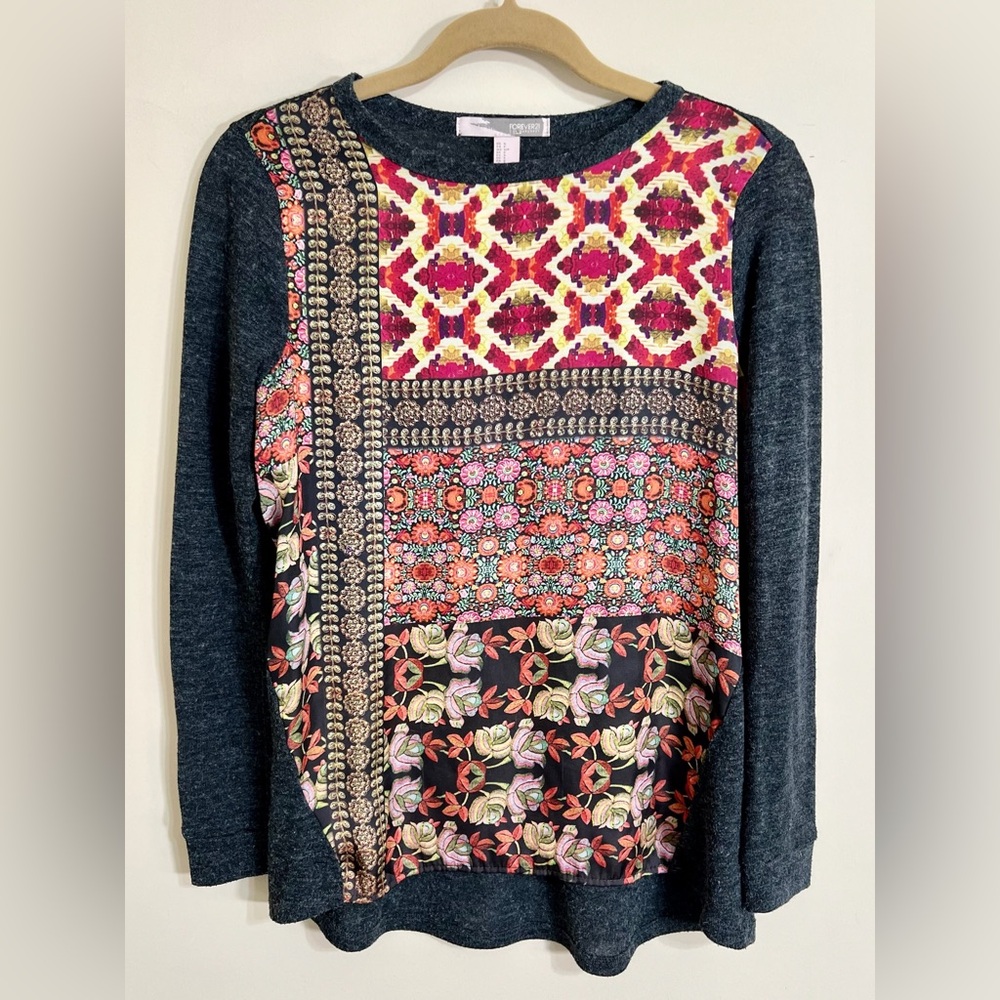 FOREVER‎ 21 Contemporary Artsy Long Sleeve Tee Mixed Media Bohemian Size Small